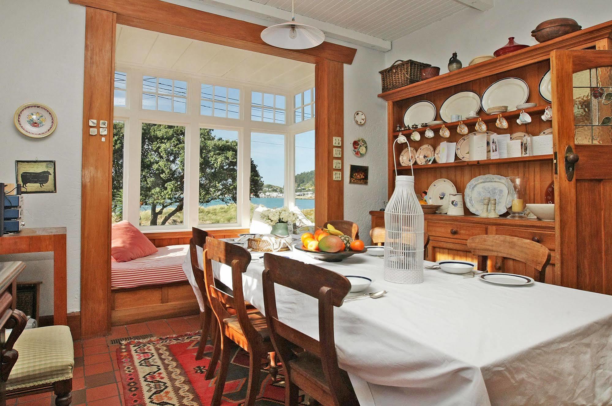 Beachfront Wellington Bed And Breakfast Extérieur photo